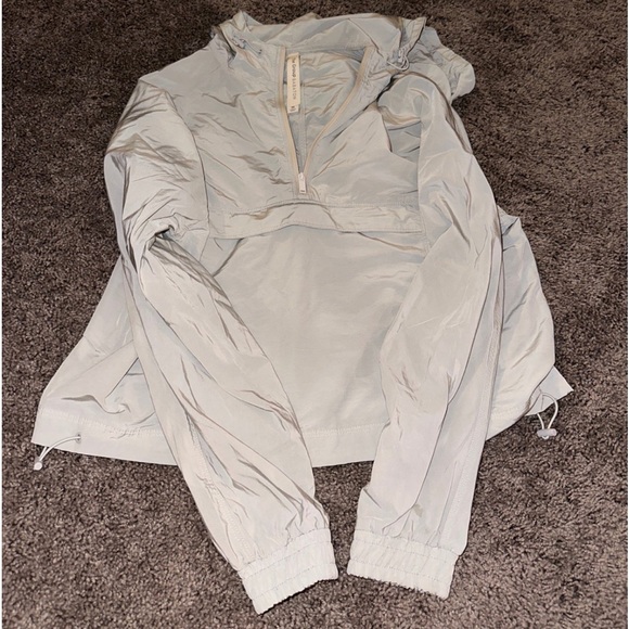 The group babaton zip up - Picture 1 of 4